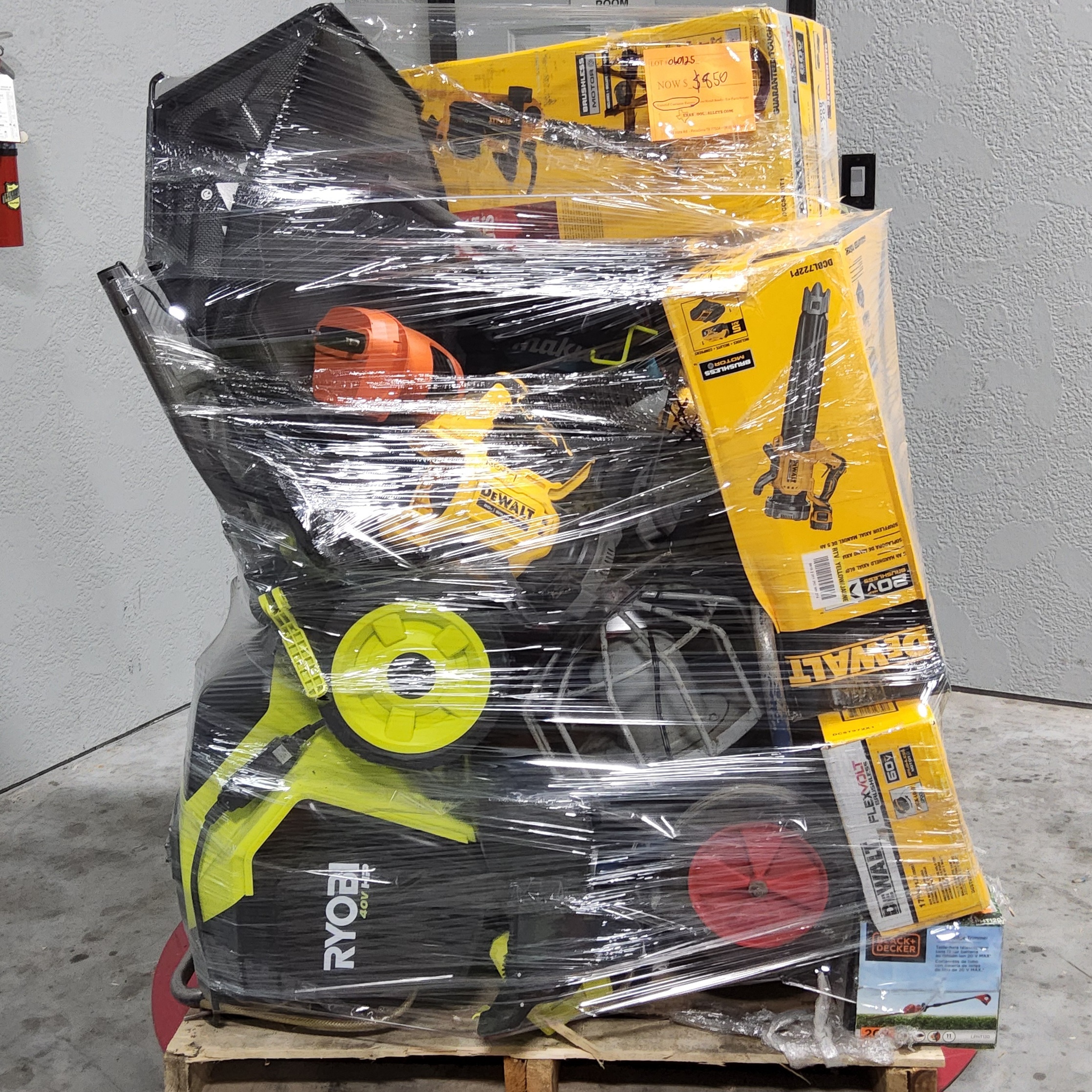 20250103_150334.jpg MIXED OUTDOOR TOOL PALLET – LOT ID: 060125 – AS-IS Untested Customer Returns - Image 1