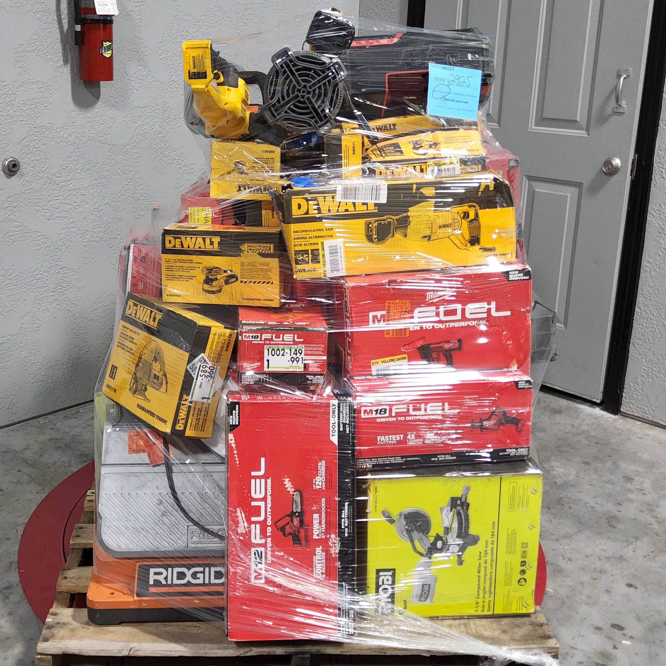 20250410_134629.jpg MIXED TOOL PALLET – LOT ID: 140425 – AS-IS Untested Customer Returns - Image 1