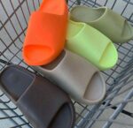 YEEZY SLIDES - Image 5