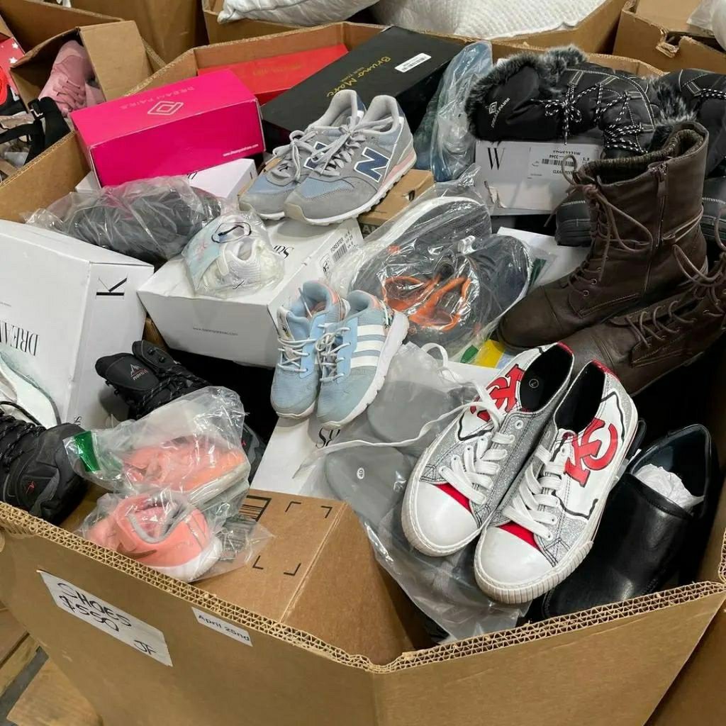 13392.jpg Mixed shoes pallets - Image 1
