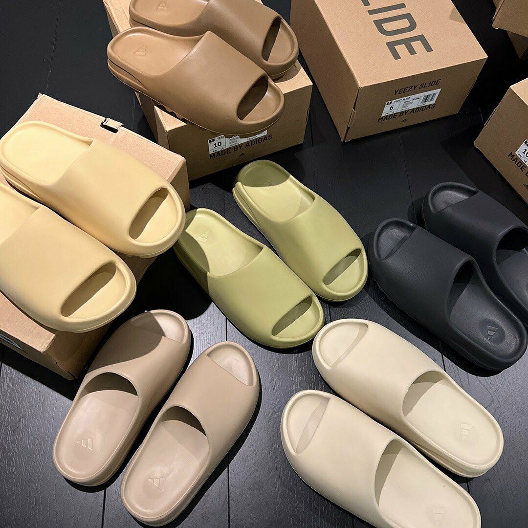 13396-1.jpg YEEZY SLIDES - Image 1