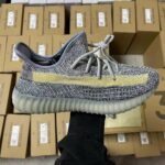 YEEZY SHOES PALLET - Image 7