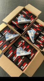 Authentic Nike sneakers pallets - Image 7
