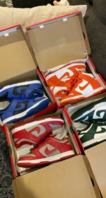 Authentic Nike sneakers pallets - Image 33