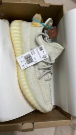 YEEZY SHOES PALLET - Image 4