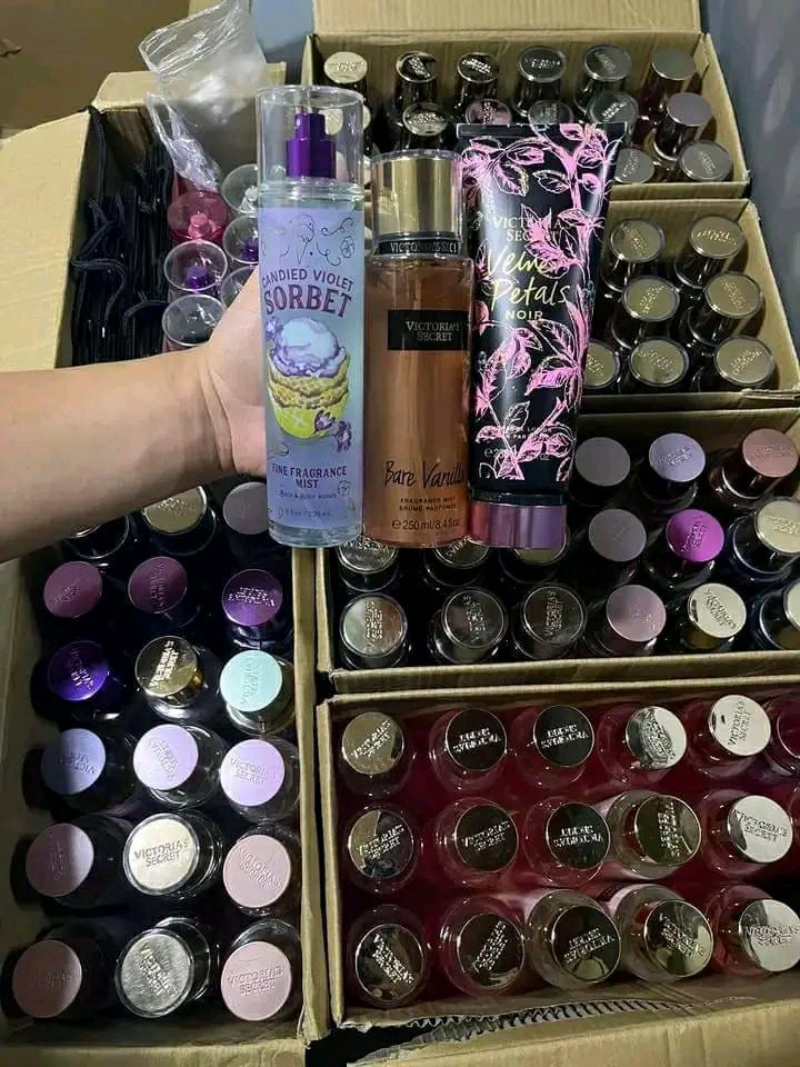 18851.jpg Victoria Secrets Pallets - Image 1