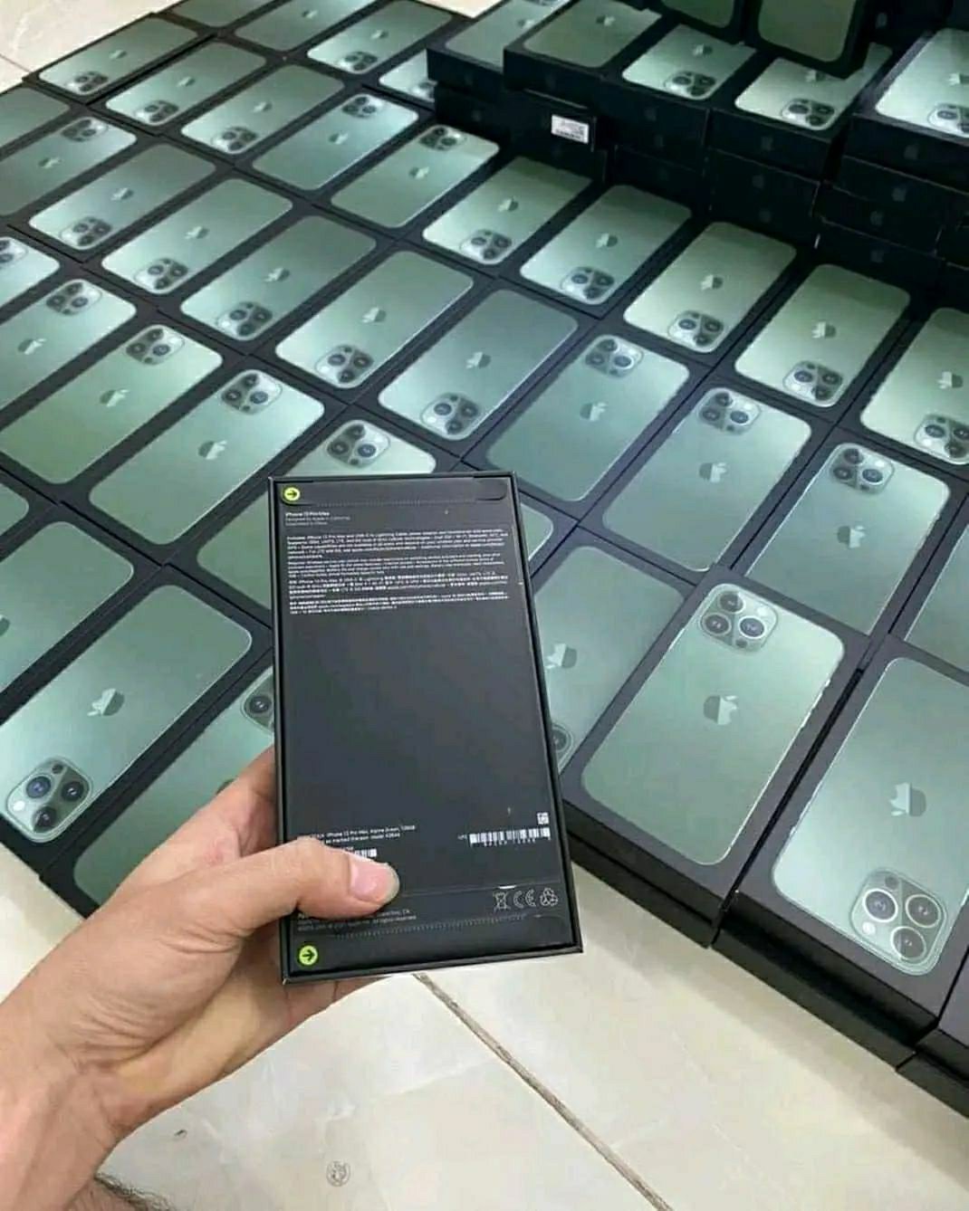 7631.jpg Wholesale Iphones - Image 1